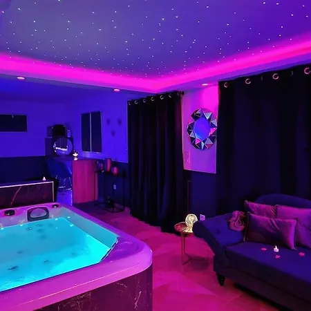 Nouveaute Escapade Romantique Jacuzzi Privatif Apartment Saint Aygulf